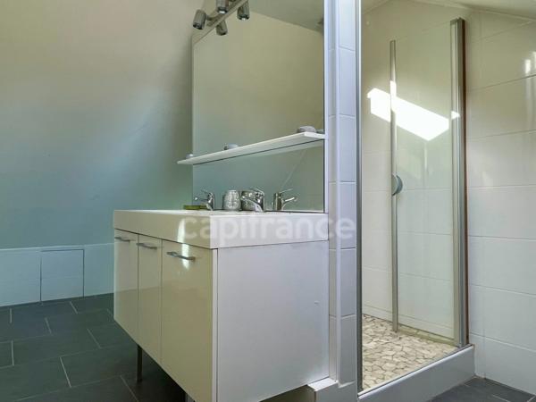 Maison de plain-pied spacieuse et lumineuse 7 pièces 5 chambres!