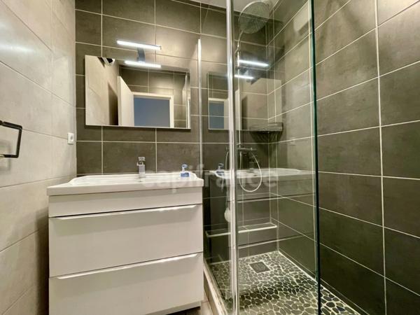 Maison de plain-pied spacieuse et lumineuse 7 pièces 5 chambres!