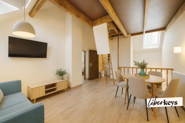 Proche Thoiry – Maison de village type triplex + 2 jardins + 2 parkings