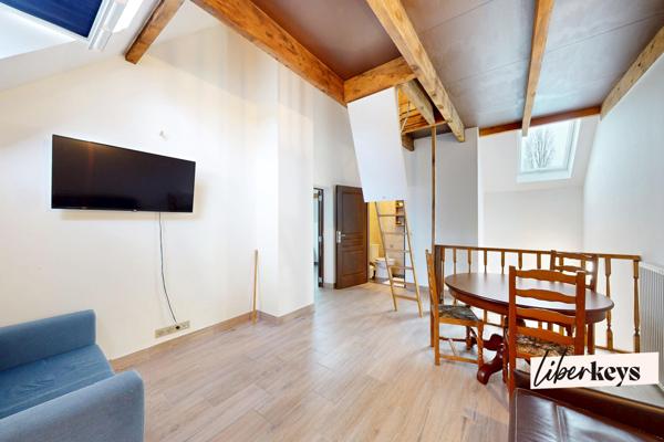 Proche Thoiry – Maison de village type triplex + 2 jardins + 2 parkings