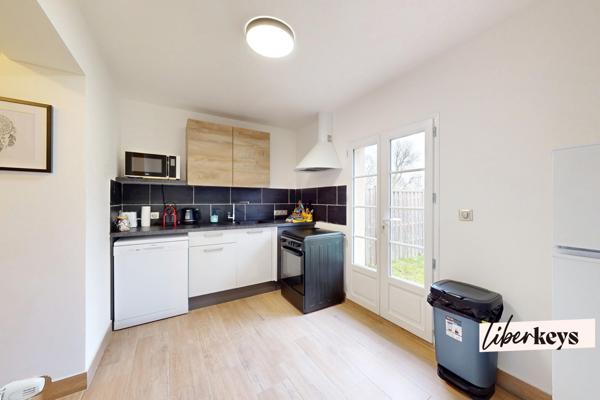 Proche Thoiry – Maison de village type triplex + 2 jardins + 2 parkings