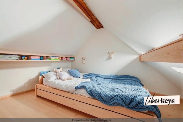 Proche Thoiry – Maison de village type triplex + 2 jardins + 2 parkings