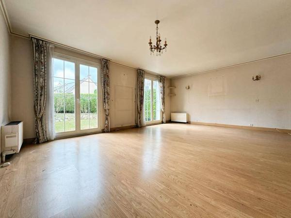 Maison 5 pièces, 3 chambres, sous-sol avec garage