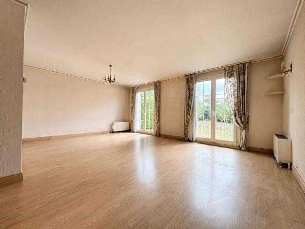 Maison 5 pièces, 3 chambres, sous-sol avec garage