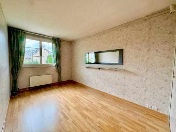 Maison 5 pièces, 3 chambres, sous-sol avec garage