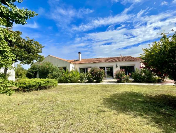 Châtelaillon centre, 212 m2 sur une parcelle de 1638m2