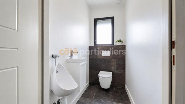 Vente
                Maison146 m² - 7 Pièces -
                    CHALLANS (85300)