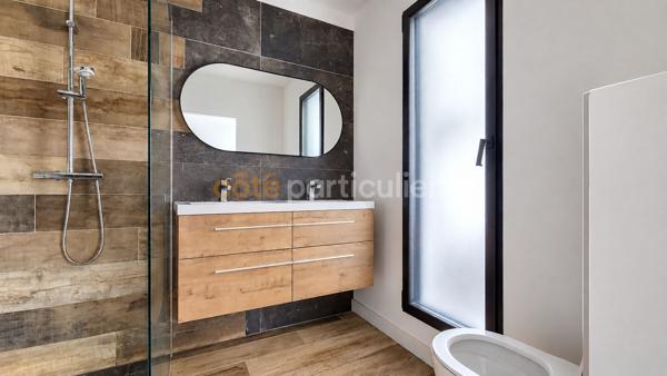 Vente
                Maison146 m² - 7 Pièces -
                    CHALLANS (85300)