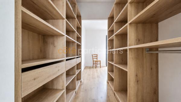 Vente
                Maison146 m² - 7 Pièces -
                    CHALLANS (85300)