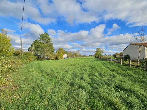 Vente Terrain 2604 m2 à Saint-Hilaire-la-Palud