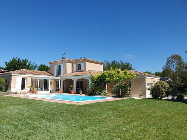 Très bel emplacement pour cette agréable maison contemporaine - La Brède