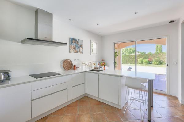 Très bel emplacement pour cette agréable maison contemporaine - La Brède