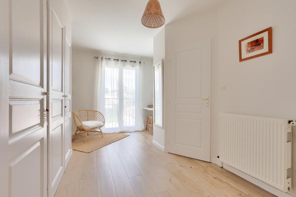 Très bel emplacement pour cette agréable maison contemporaine - La Brède