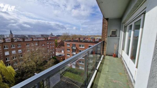 LILLE METRO BOIS BLANCS APPARTEMENT 61 M2 AVEC BALCON ET PARKING -