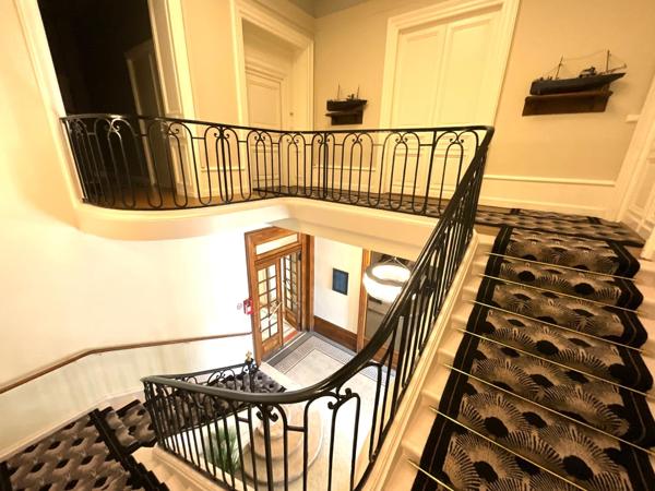 LA ROCHELLE APPARTEMENT 156m2 JARDIN PISCINE