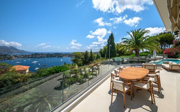 Maison à vendre    5 pièces •  Nice