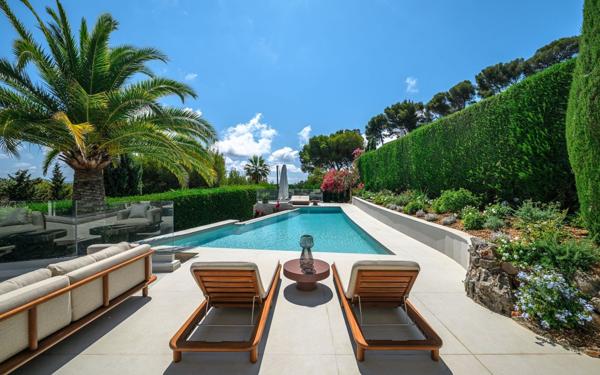 Maison à vendre    5 pièces •  Nice