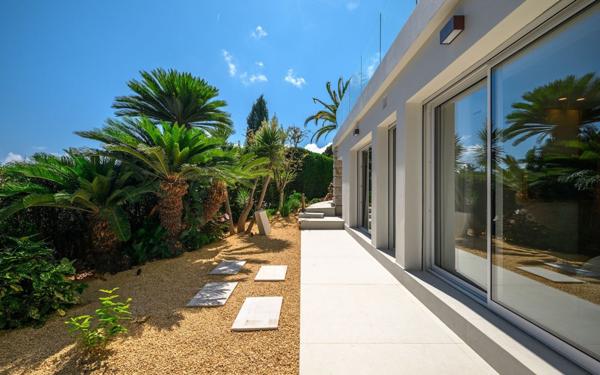 Maison à vendre    5 pièces •  Nice