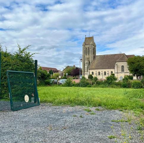 Terrain Constructible à Cambronne Les Ribécourt  de 618 m²