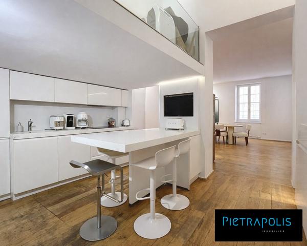 PLACE BELLECOUR - MAGNIFIQUE APPARTEMENT FAMILIAL