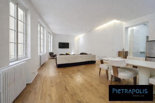 PLACE BELLECOUR - MAGNIFIQUE APPARTEMENT FAMILIAL