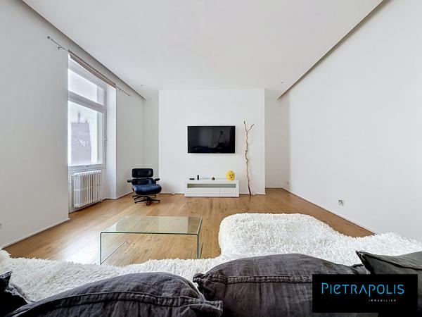 PLACE BELLECOUR - MAGNIFIQUE APPARTEMENT FAMILIAL