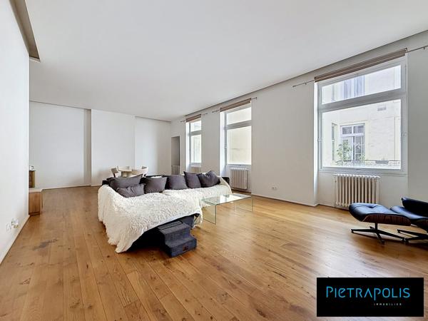 PLACE BELLECOUR - MAGNIFIQUE APPARTEMENT FAMILIAL