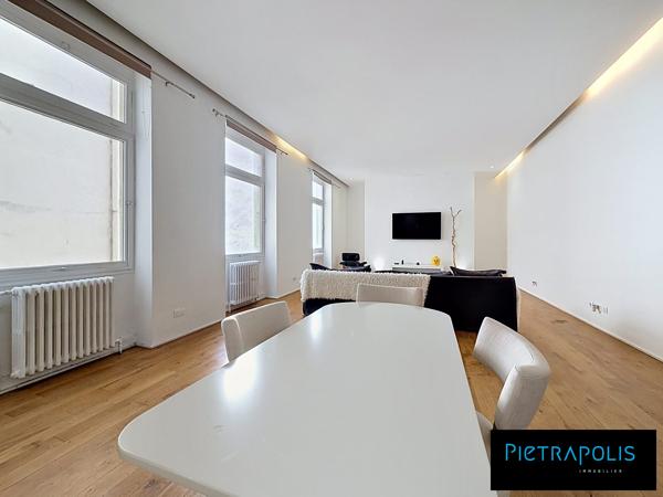 PLACE BELLECOUR - MAGNIFIQUE APPARTEMENT FAMILIAL