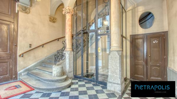 PLACE BELLECOUR - MAGNIFIQUE APPARTEMENT FAMILIAL