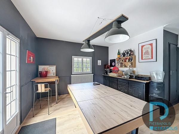 VILLA de 183m² avec piscine sur une parcelle de terrain de 932m² - 4 chambres