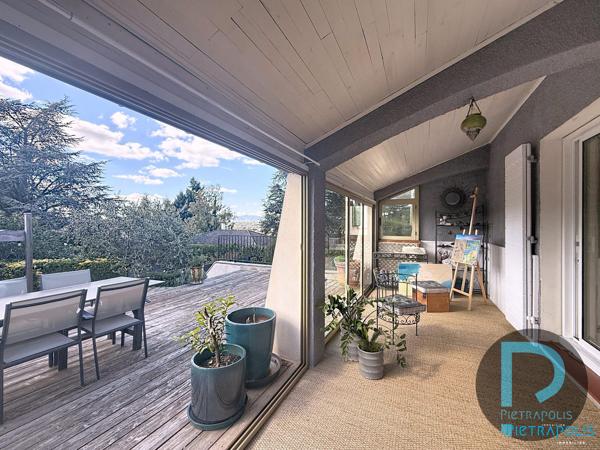 VILLA de 183m² avec piscine sur une parcelle de terrain de 932m² - 4 chambres