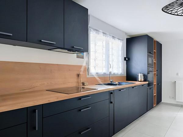 Proche centre ville et verdun,duplex ,3 chambres ,2 sde,2 parkings sécurisés