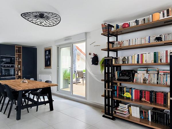 Proche centre ville et verdun,duplex ,3 chambres ,2 sde,2 parkings sécurisés