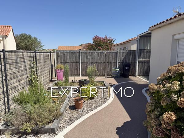 Maison de plain-pied T5 - 3 chambres - Terrain paysager et clôturé - Centre Ville à pied