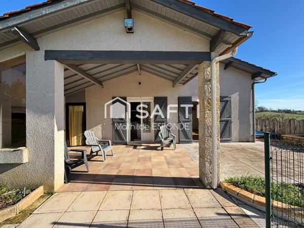 Maison de campagne avec piscine et garage