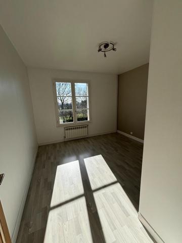 Maison de campagne avec piscine et garage