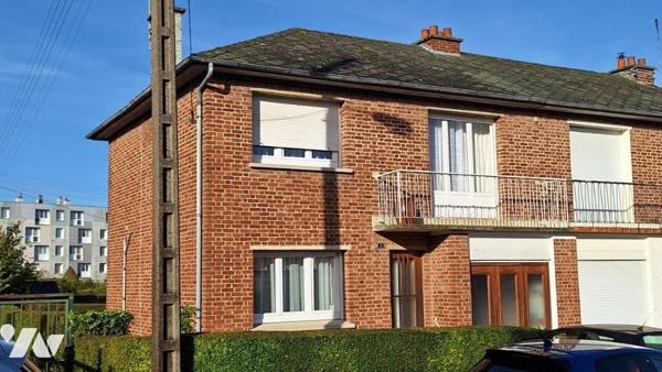 Arras, proximité commerces et Ecoles, maison d'angle en bon état