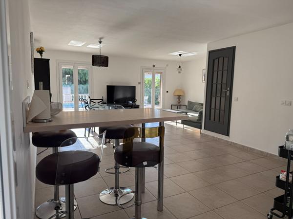 Maison 5 chambres avec piscine en plein centre-ville de La Crau