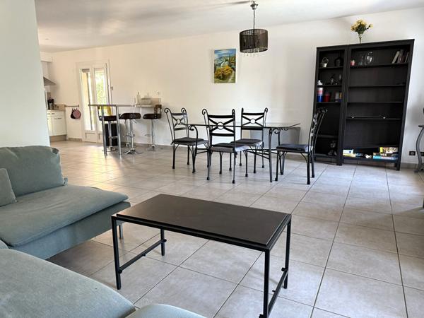 Maison 5 chambres avec piscine en plein centre-ville de La Crau