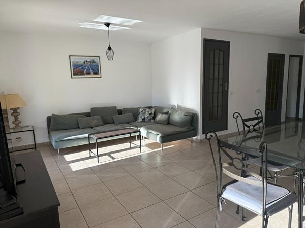 Maison 5 chambres avec piscine en plein centre-ville de La Crau