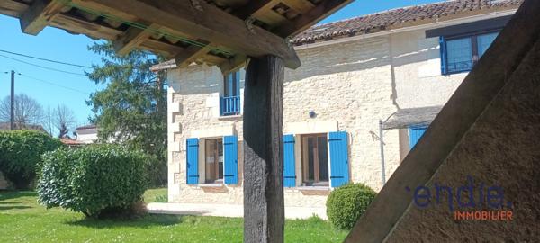 ACCUEILLANTE LONGERE RENOVEE PROCHE DE LOUDUN