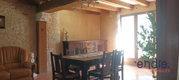 ACCUEILLANTE LONGERE RENOVEE PROCHE DE LOUDUN