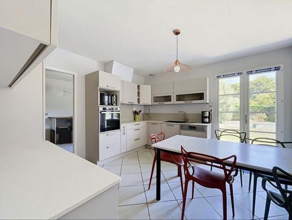 Maison à vendre 741 240 € Pessac 6 p 169 m² DPE D