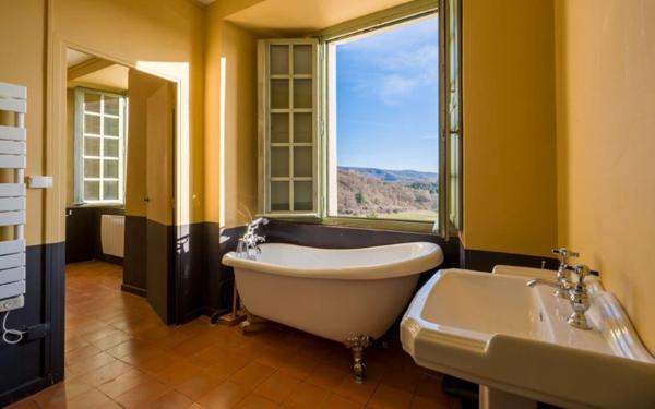 Maison à vendre    7 pièces • 170,79 m2 Ongles