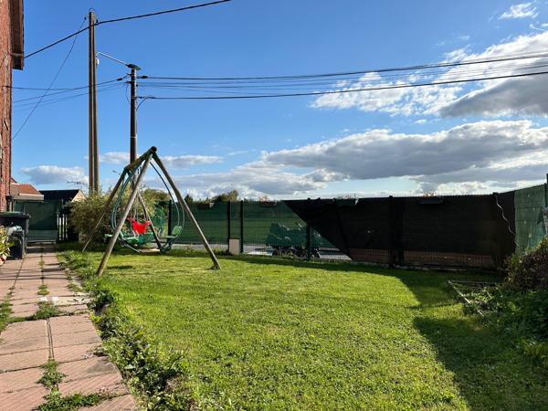 Maison semi mitoyenne avec jardin et garage