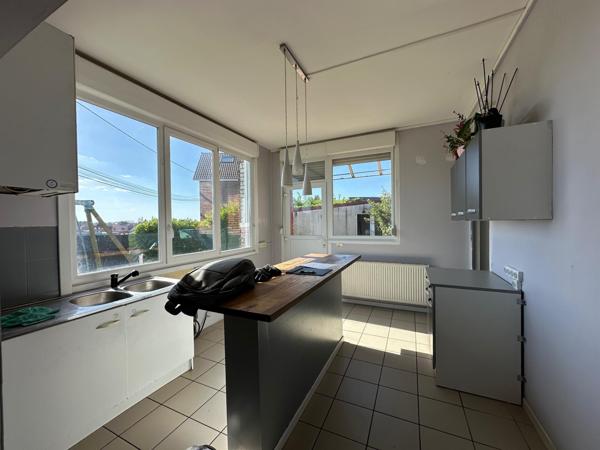 Maison semi mitoyenne avec jardin et garage