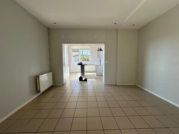 Maison semi mitoyenne avec jardin et garage