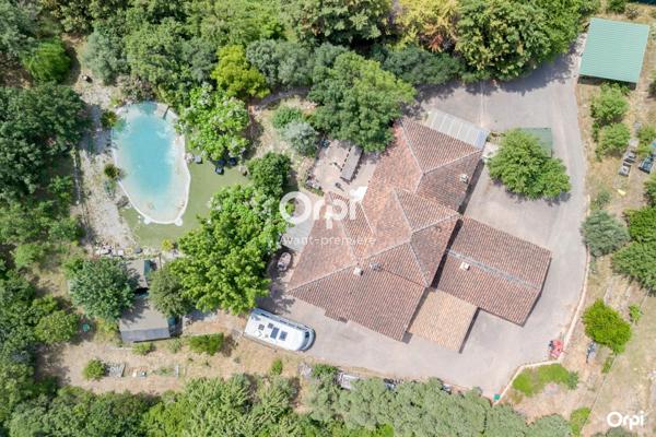 Maison à vendre    10 pièces • 376 m2 Marseille 11