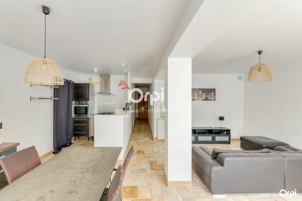 Maison à vendre    10 pièces • 376 m2 Marseille 11