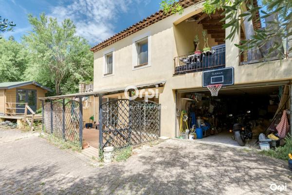 Maison à vendre    10 pièces • 376 m2 Marseille 11